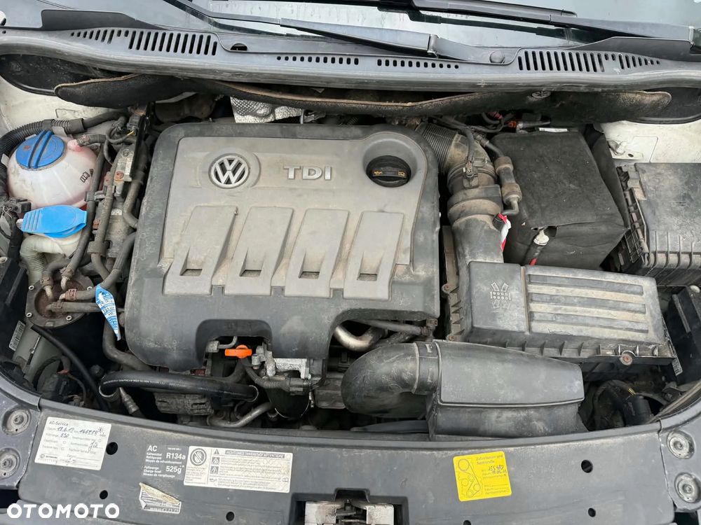 Volkswagen Touran - 10