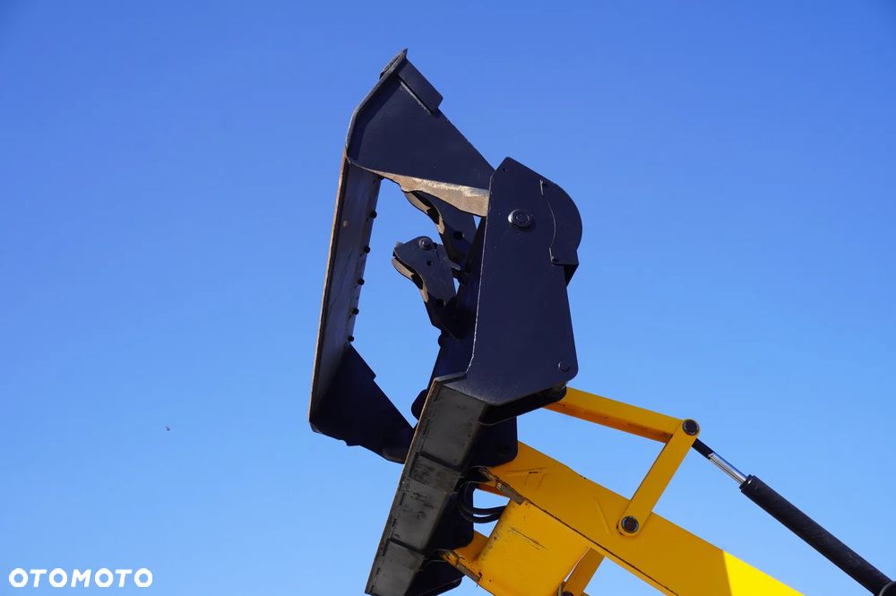 JCB 4CX PRO / Joysticki / r. 2023 / 4 sztuki - 19