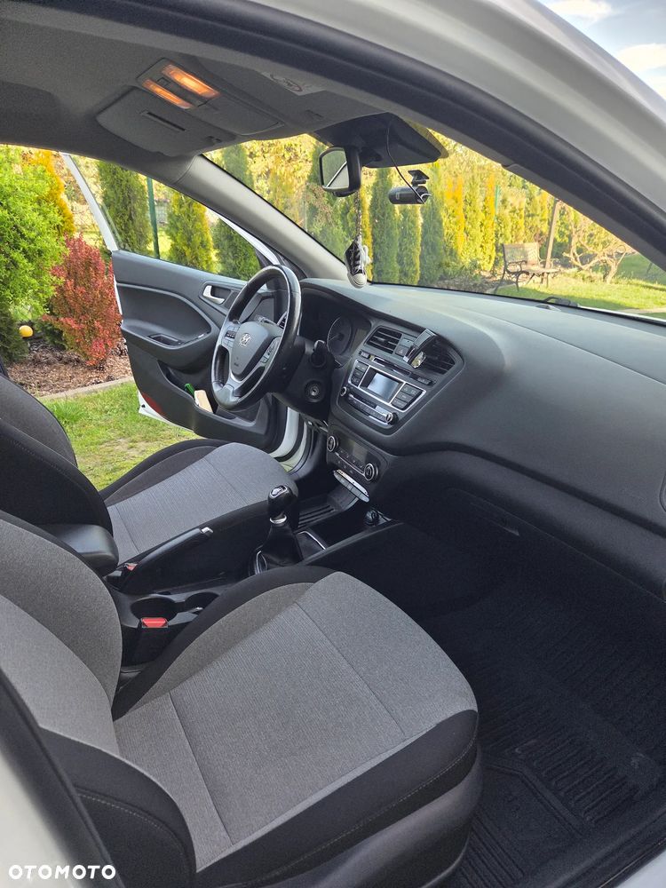 Hyundai i20 1.2 Intro Edition - 24