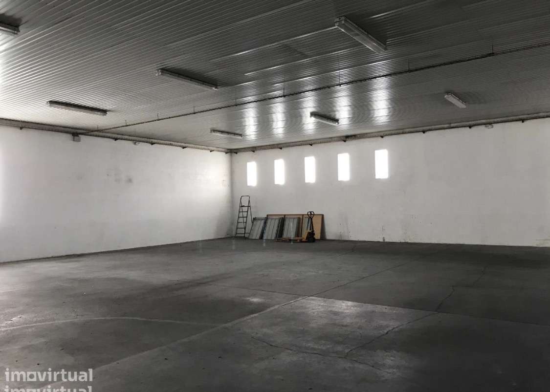 Armazém 300m2 - Grande imagem: 3/11