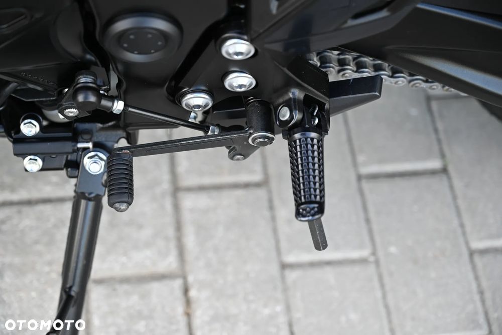 Suzuki GSX - 25