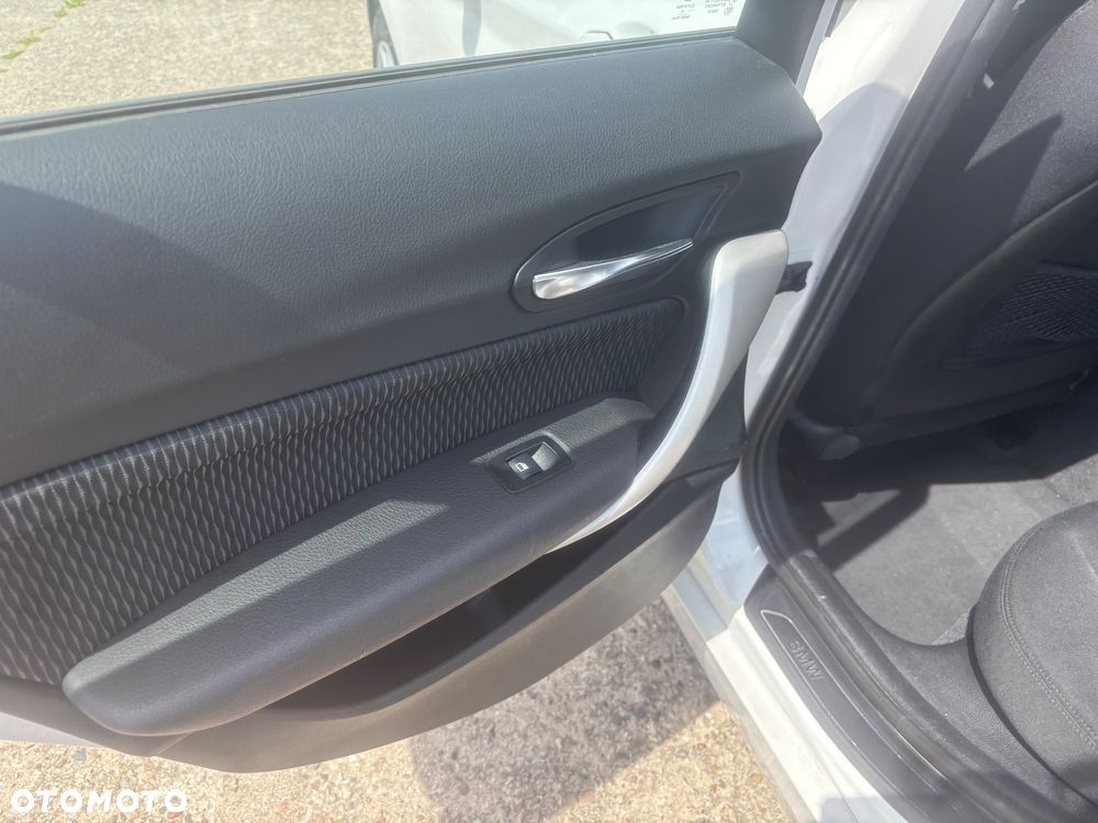 BMW Seria 1 116i Sport Line - 28