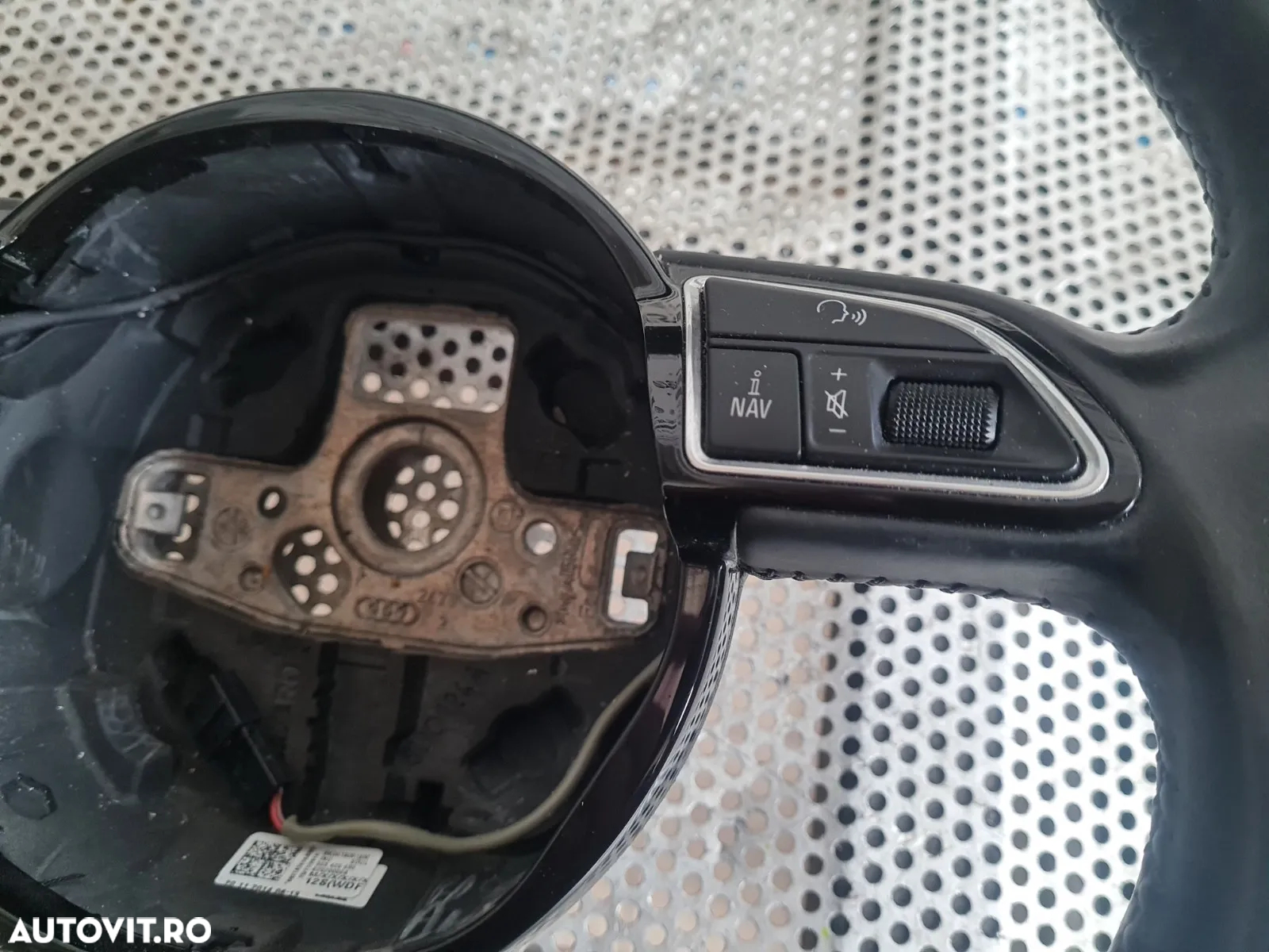 Volan Din Piele Cu Comenzi Airbag Rotund Audi A4 B8 Q3 Q5 A5 2.0 Tdi Euro 5 Cod Motor CJC Cutie Aut - 9