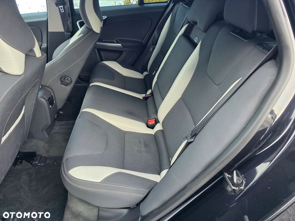 Volvo V60 D3 Geartronic Summum - 20