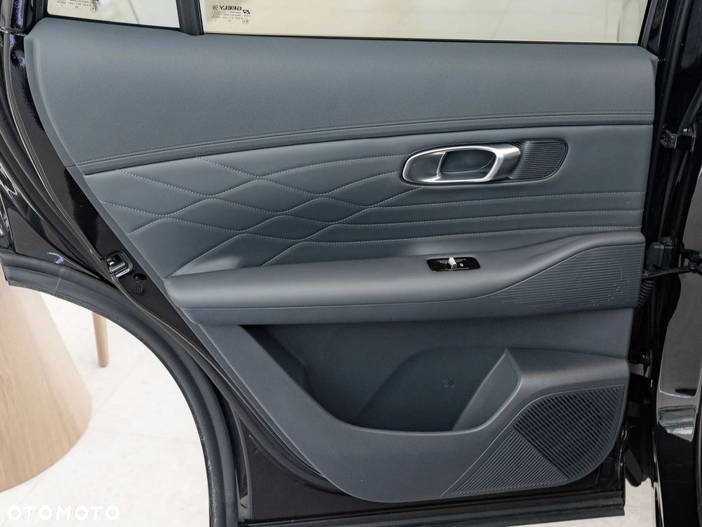 Geely Starray EM-i 1.5 PHEV Pro - 10