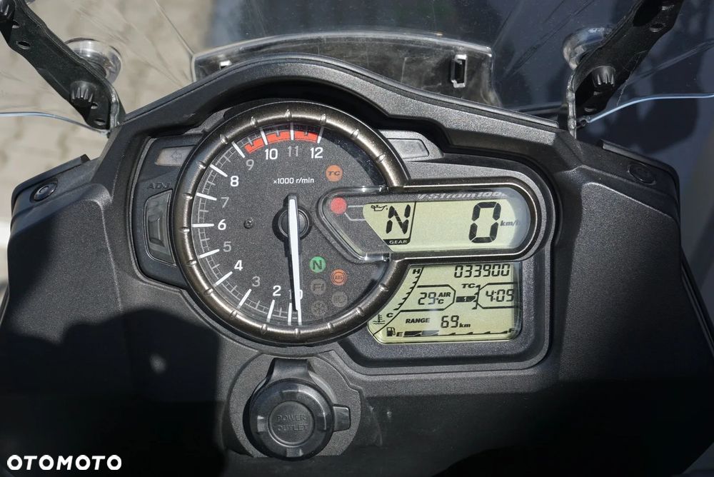 Suzuki V-STROM - 17