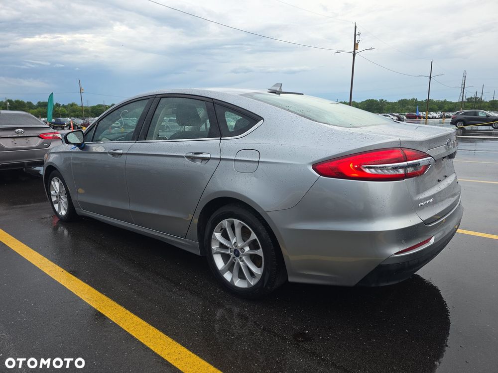 Ford Fusion - 6