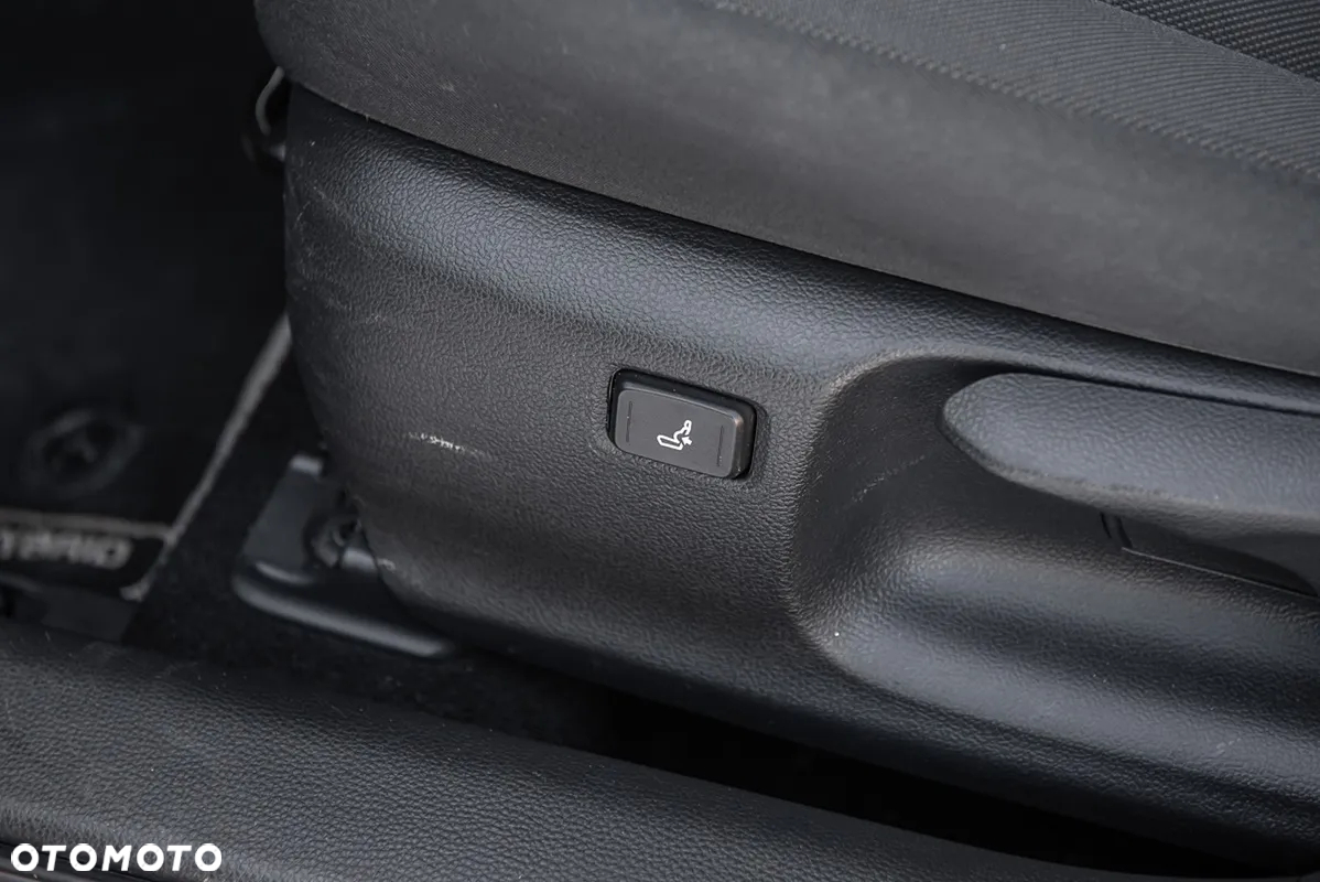 Toyota Corolla 1.8 Hybrid Executive - 17