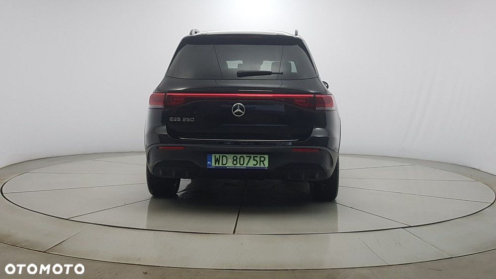 Mercedes-Benz EQB - 6