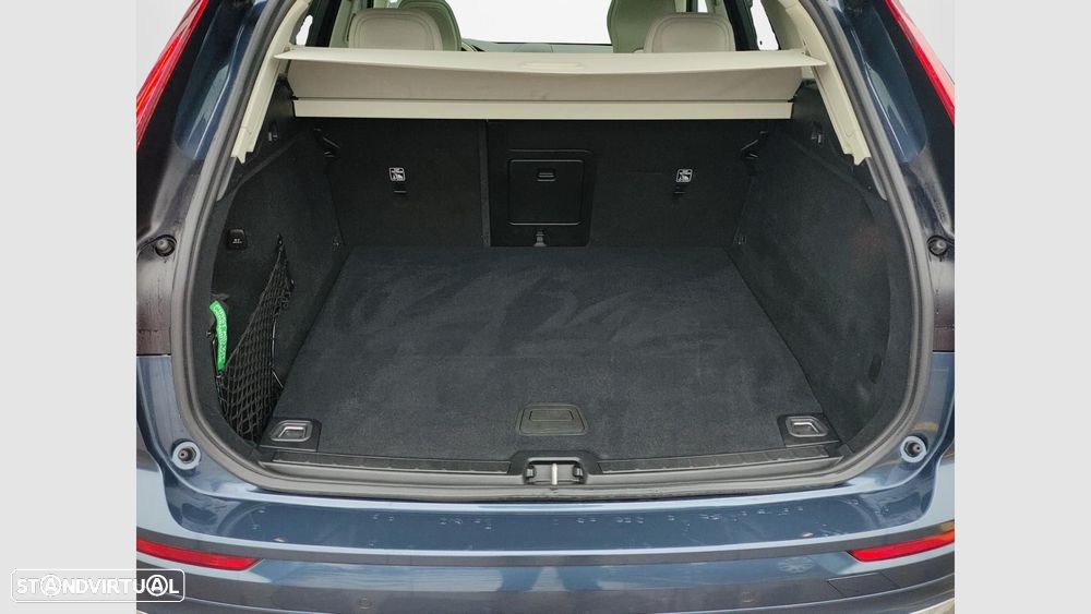 Volvo XC 60 2.0 T6 PHEV Core AWD - 16