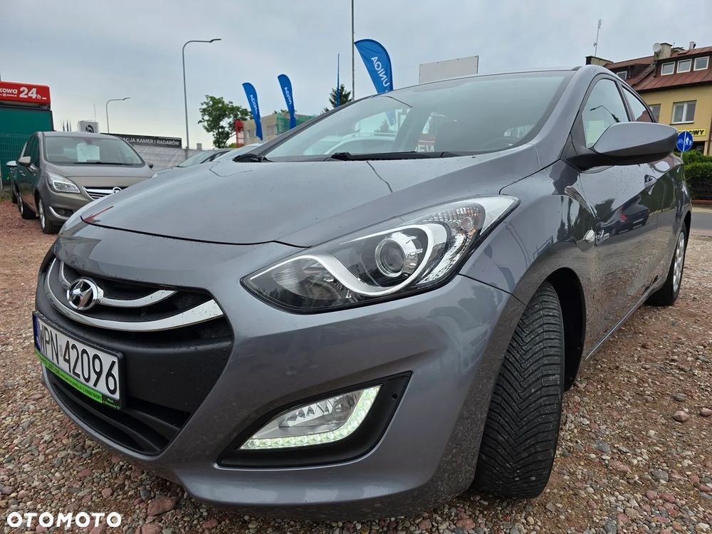Hyundai i30 blue 1.6 GDI Trend - 2