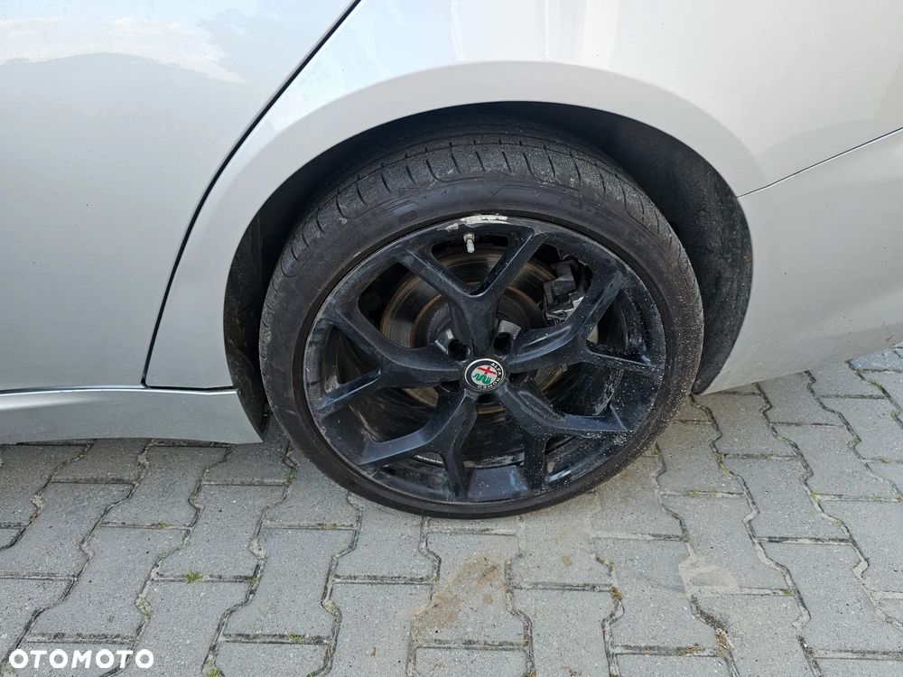 Alfa Romeo Giulia 2.0 Turbo 16V AT8-Q4 Veloce Ti - 20