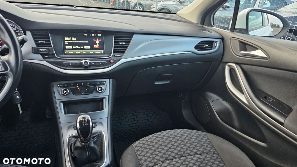 Opel Astra 1.4 T Enjoy S&S - 8