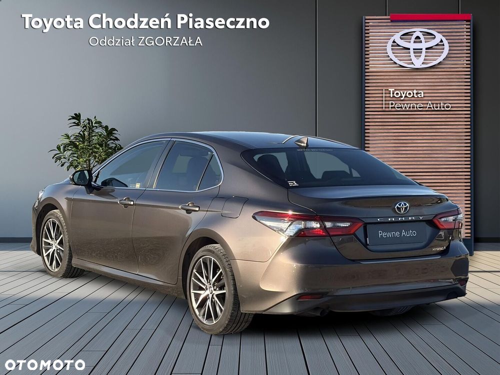 Toyota Camry 2022 photo 3