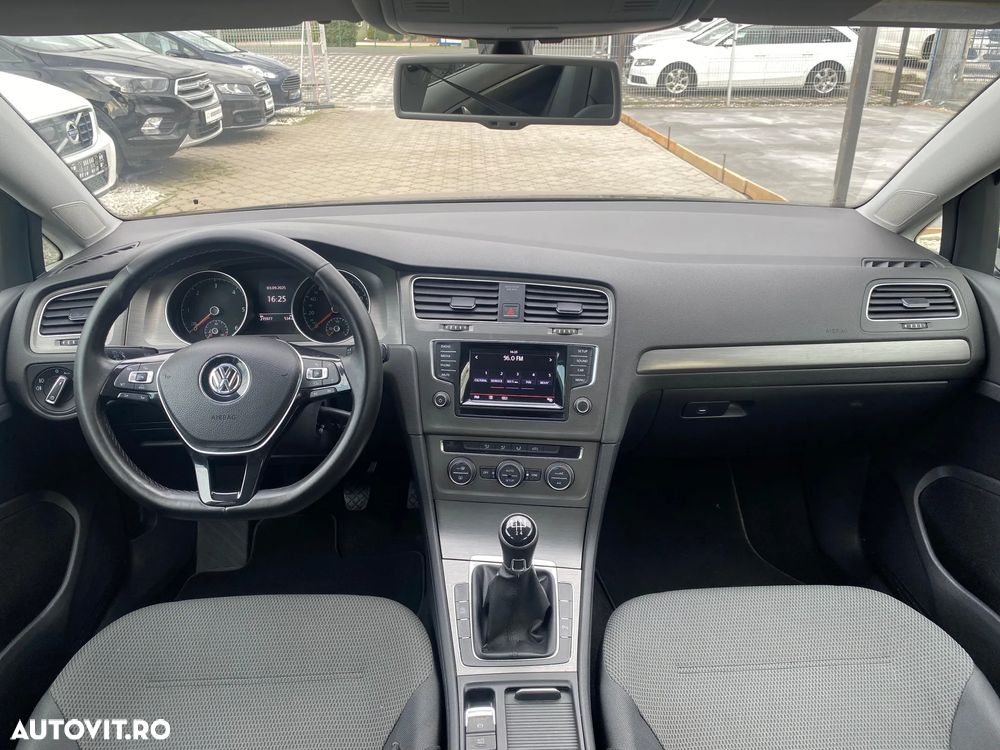 Volkswagen Golf - 14