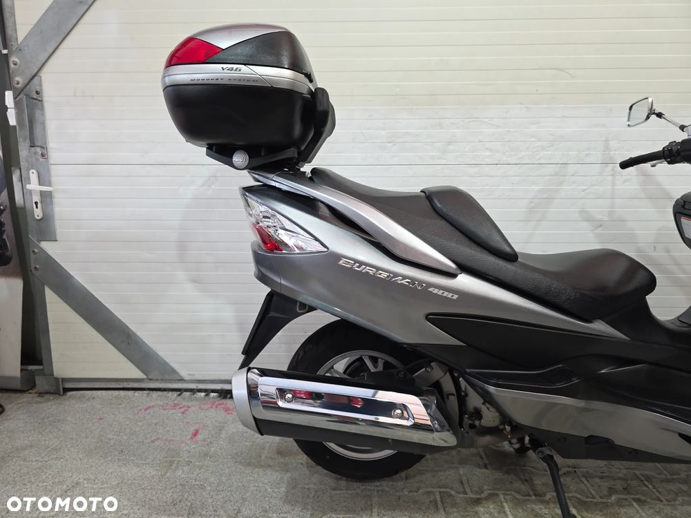 Suzuki Burgman - 13