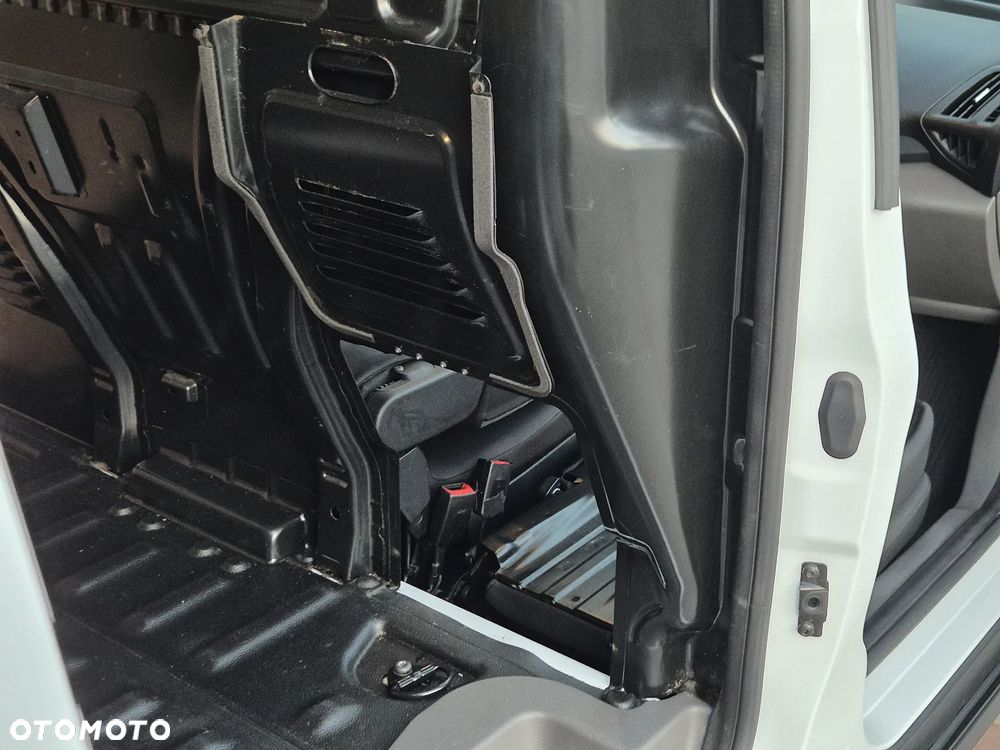 Ford Transit Connect - 11