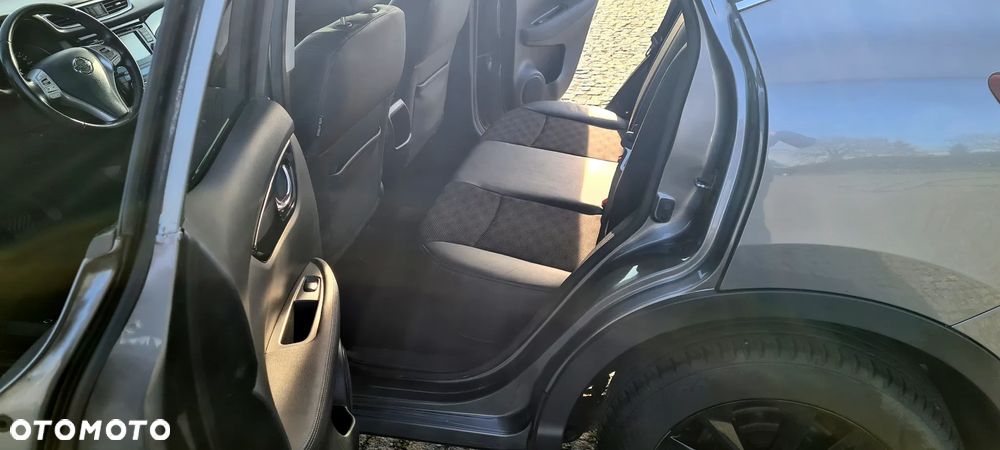 Nissan Qashqai - 25