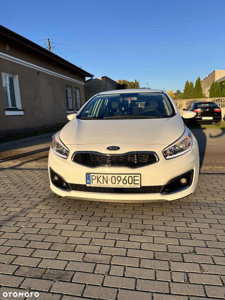 Kia Ceed - 12
