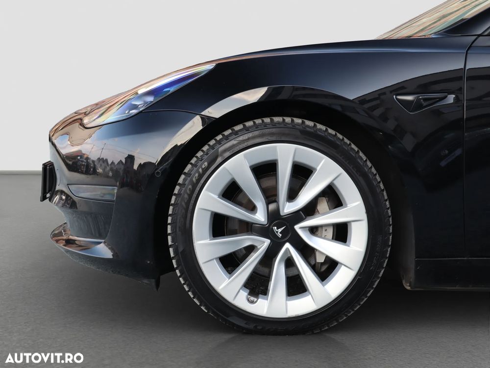 Tesla Model 3 - 7