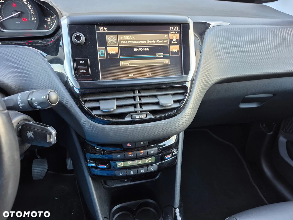 Peugeot 2008 1.6 BlueHDi Allure - 27
