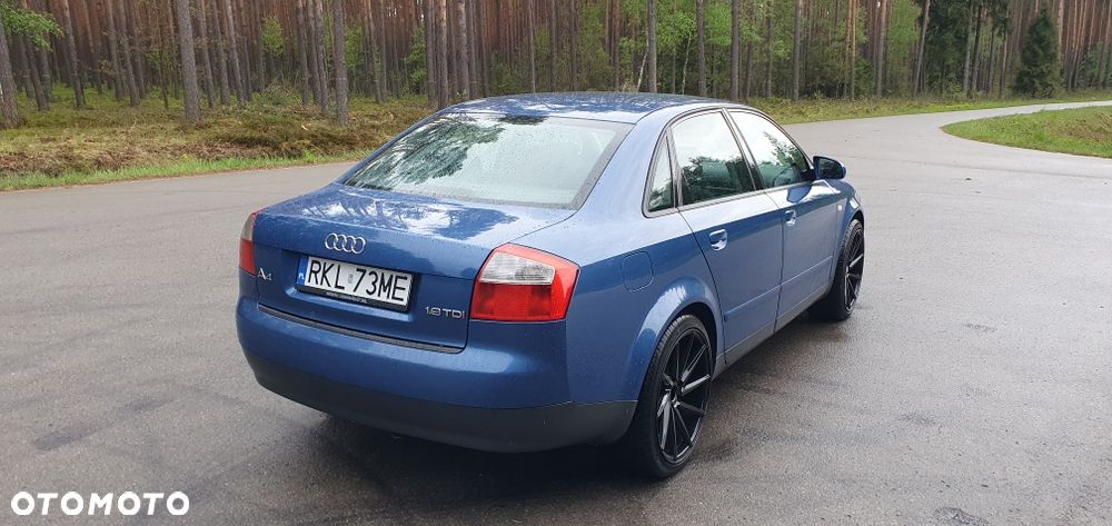 Audi A4 Limousine - 4