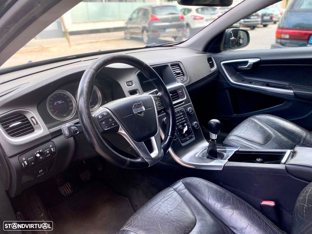 Volvo V60 1.6 D2 Drive Momentum Start/Stop - 11