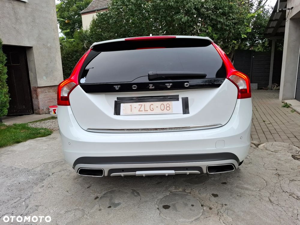 Volvo V60 D6 AWD Plug-in Hybrid Momentum - 21