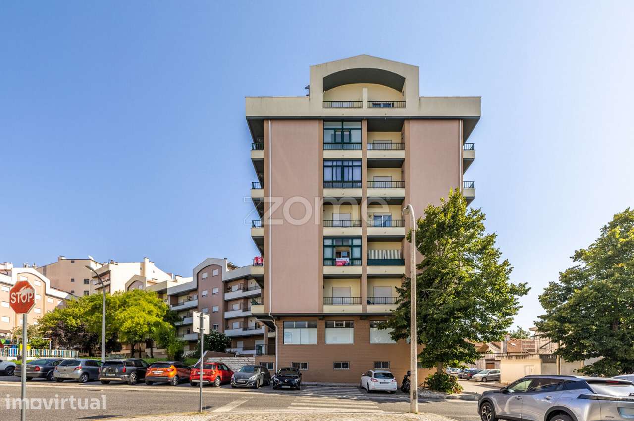 Apartamento T3 com garagem na Urbanização Vale Sepal - Leiria - Grande imagem: 2/41