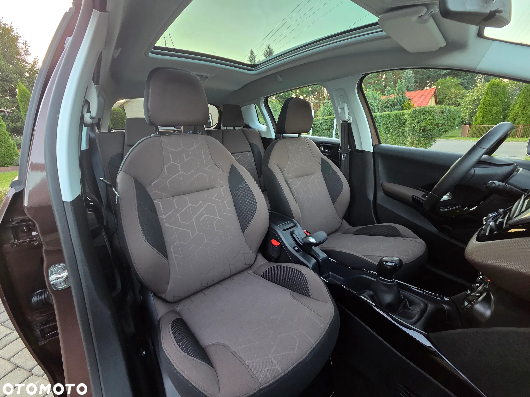 Peugeot 2008 e-HDi FAP 92 STOP & START Allure - 18
