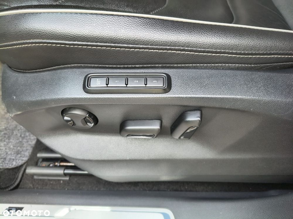 Volkswagen Tiguan - 30
