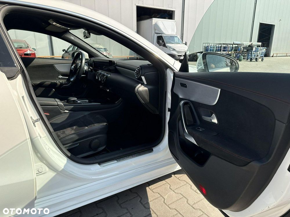 Mercedes-Benz CLA - 19