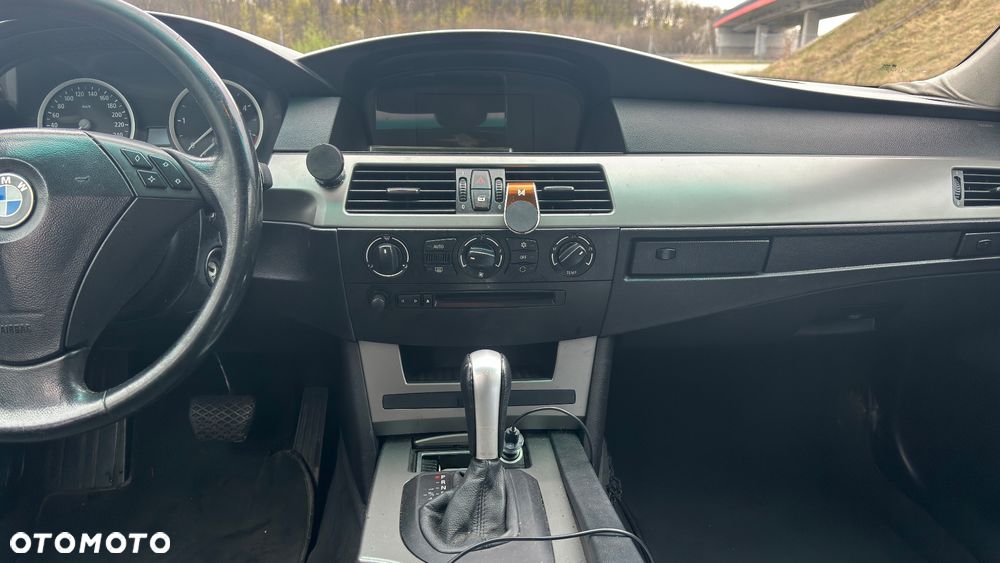 BMW Seria 5 525d - 7