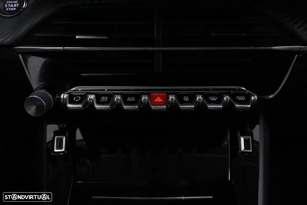 Peugeot 2008 1.2 PureTech Allure - 23