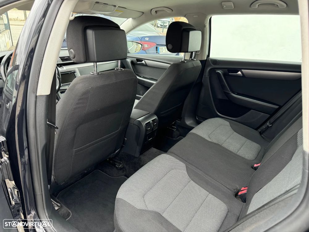 VW Passat Variant 2.0 TDi Highline - 21