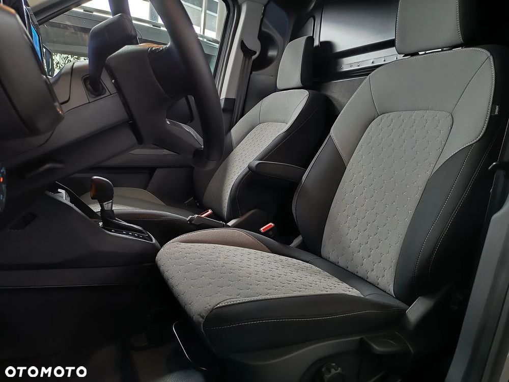 Ford Transit Courier - 12