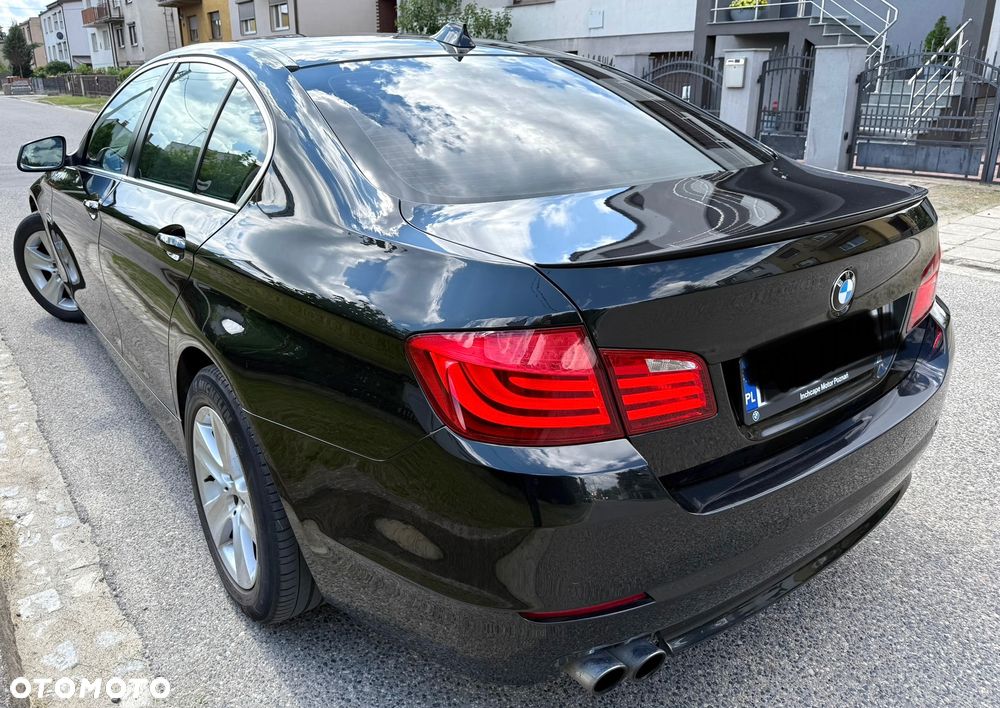 BMW Seria 5 523i - 7