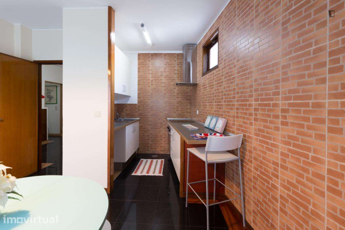 Quarto - localizado em Rio Tinto Porto - Grande imagem: 3/26