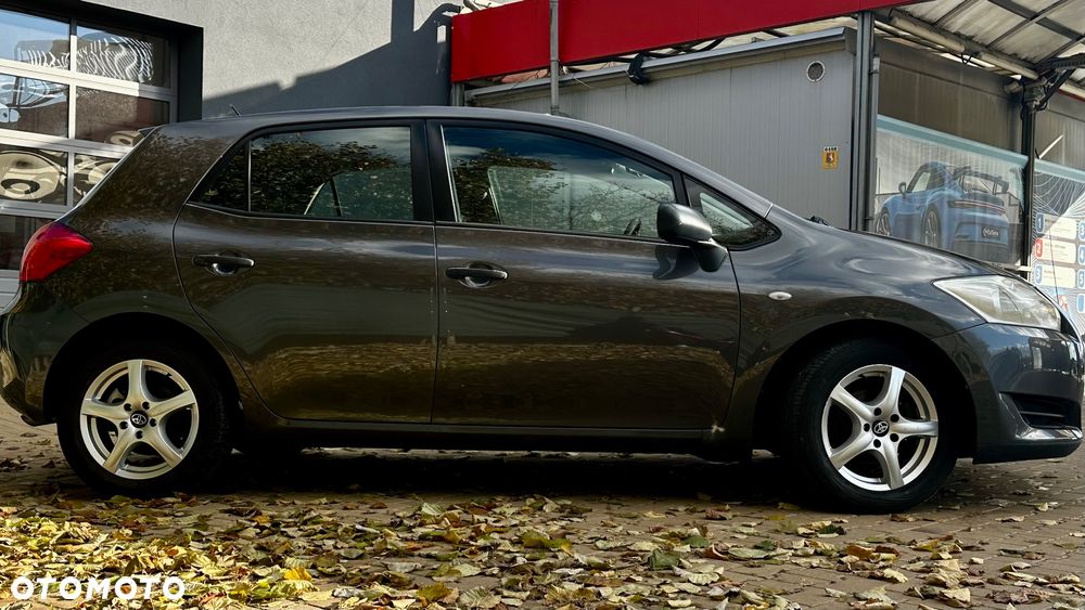 Toyota Auris - 4
