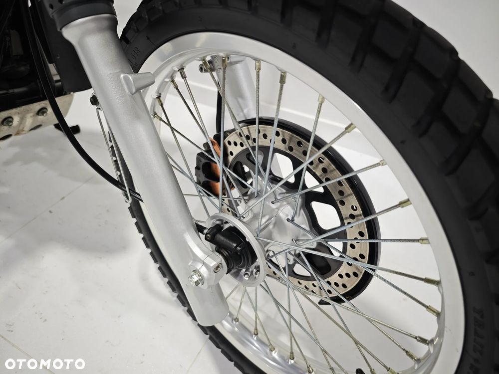 Suzuki DR - 10