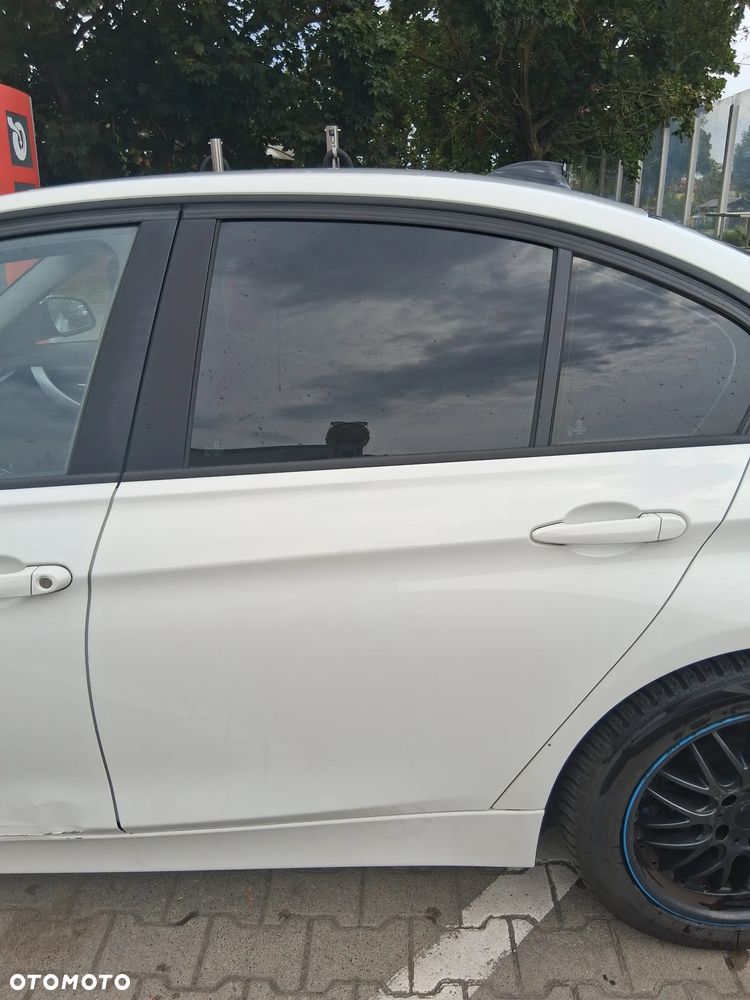 BMW Seria 3 328i xDrive - 20