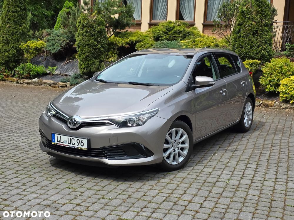 Toyota Auris 1.33 Dual-VVT-i - 1