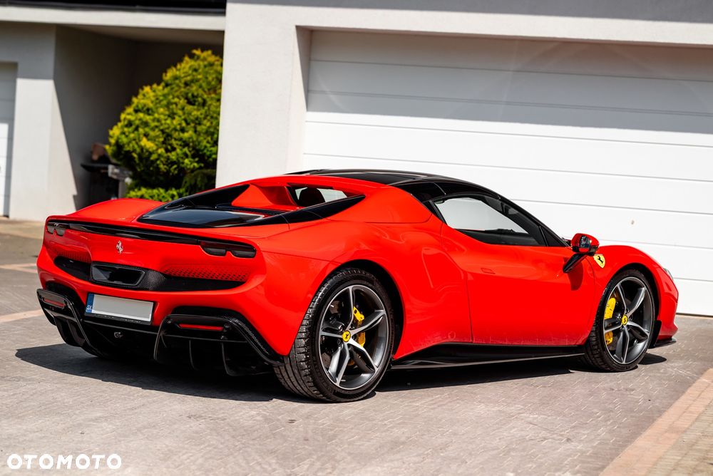 Ferrari 296 GTS - 11