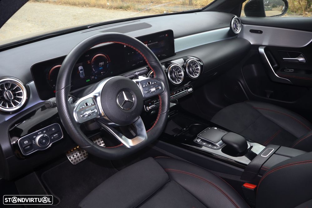 Mercedes-Benz A 250 e AMG Line - 16