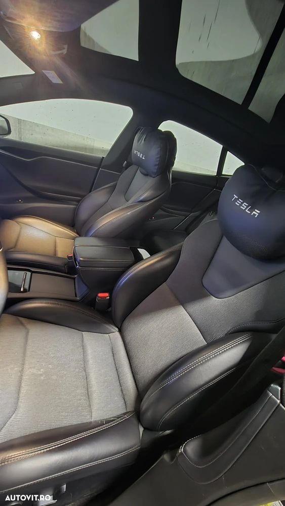 Tesla Model S - 7
