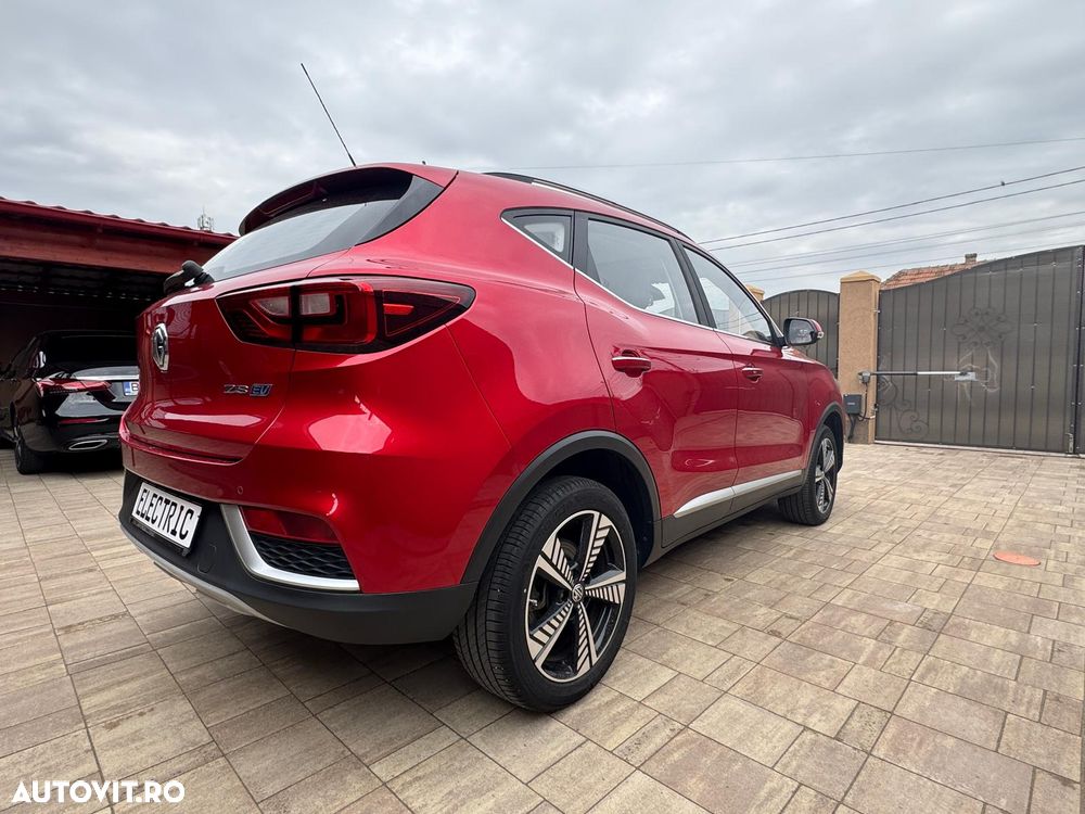 MG ZS EV Luxury - 25