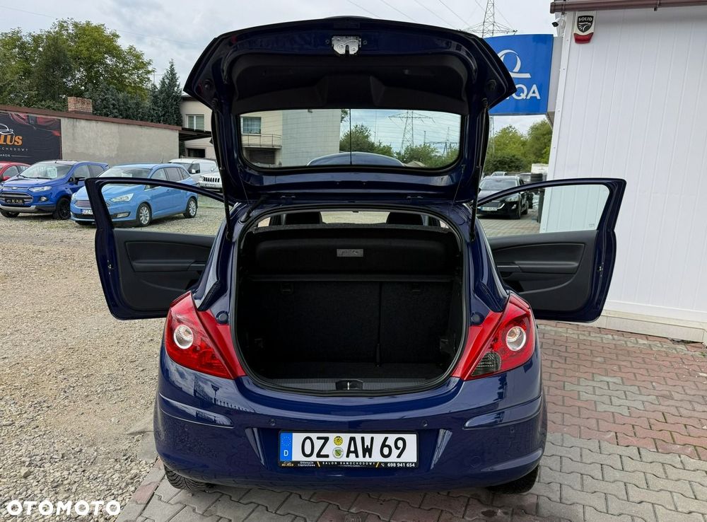 Opel Corsa 1.4 16V Cosmo - 12