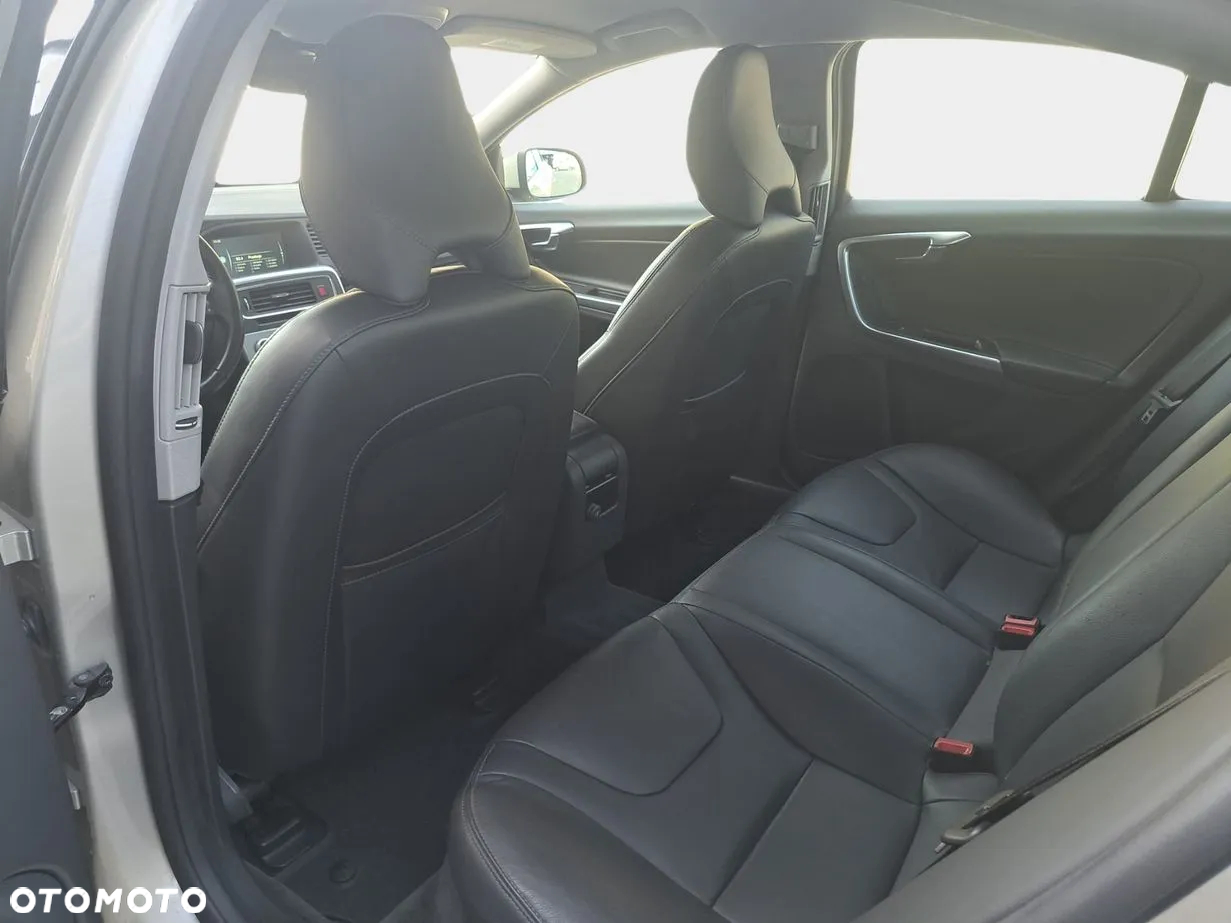 Volvo S60 D3 Drive-E Summum - 11