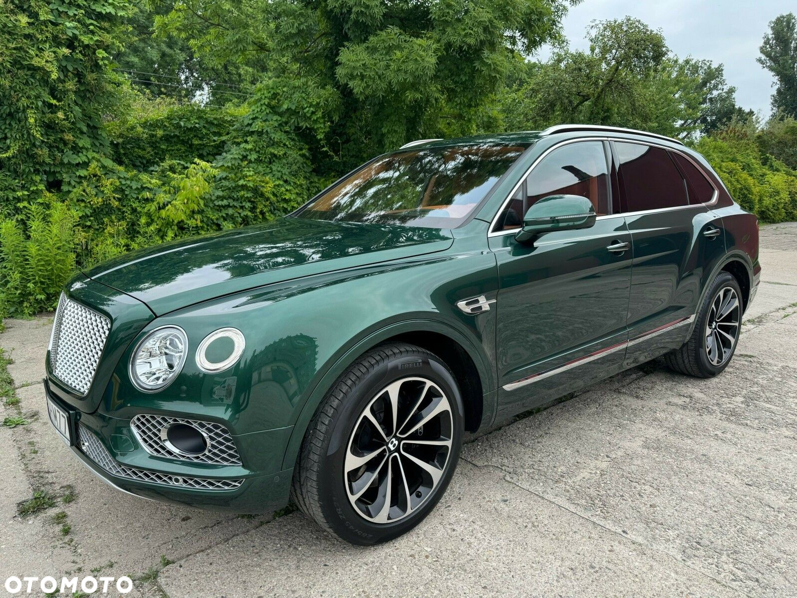 Bentley Bentayga - 11