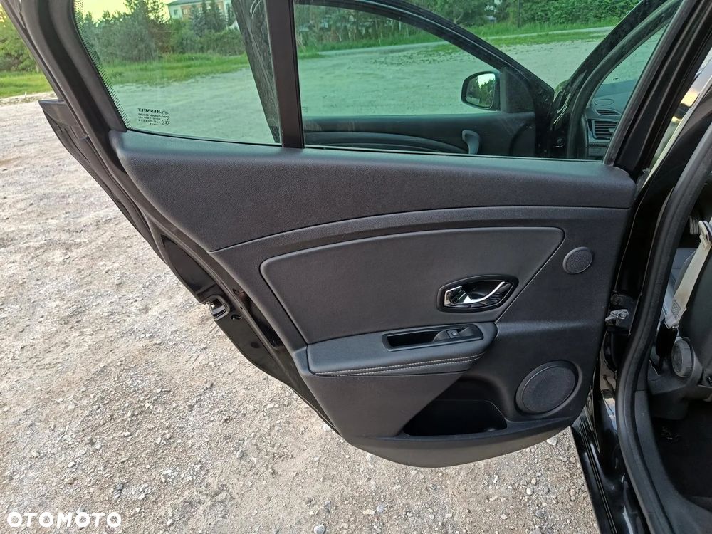 Renault Megane ENERGY TCe 130 BOSE EDITION - 18